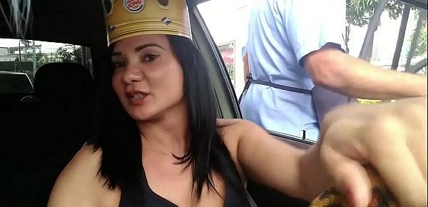  Aventuras no Uber do Sexo. Caçando Pica em Madureira acabei com a coroa do Burguer King